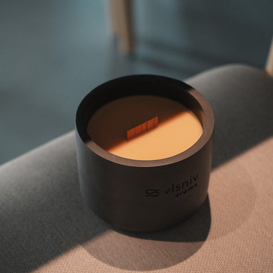 Соєва свічка «Nectar Noir» циліндр, 220 г — сандал, шафран та чорна слива