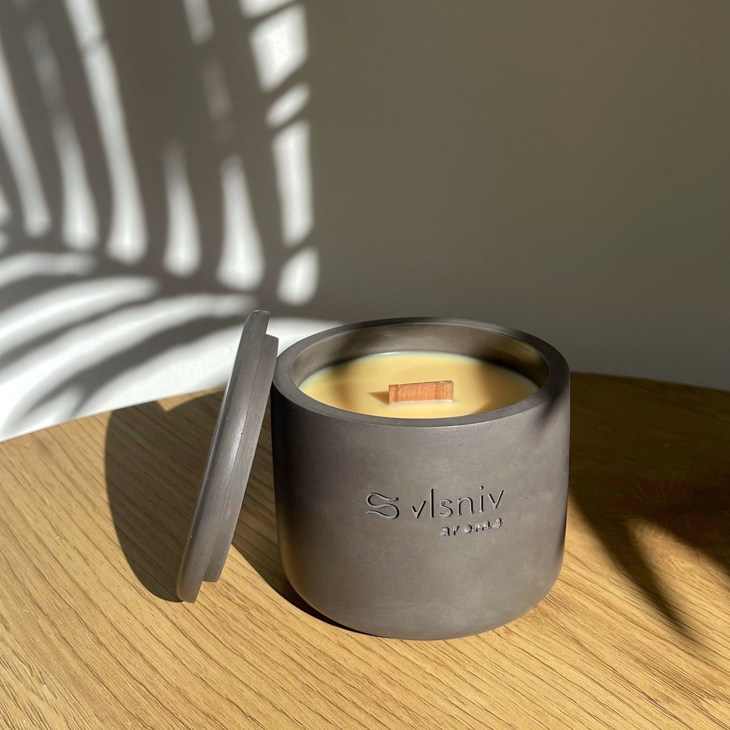 Соєва свічка «Bellini, please» циліндр, 220 г — персик, жасмин та боби тонка Vlsniy.aroma