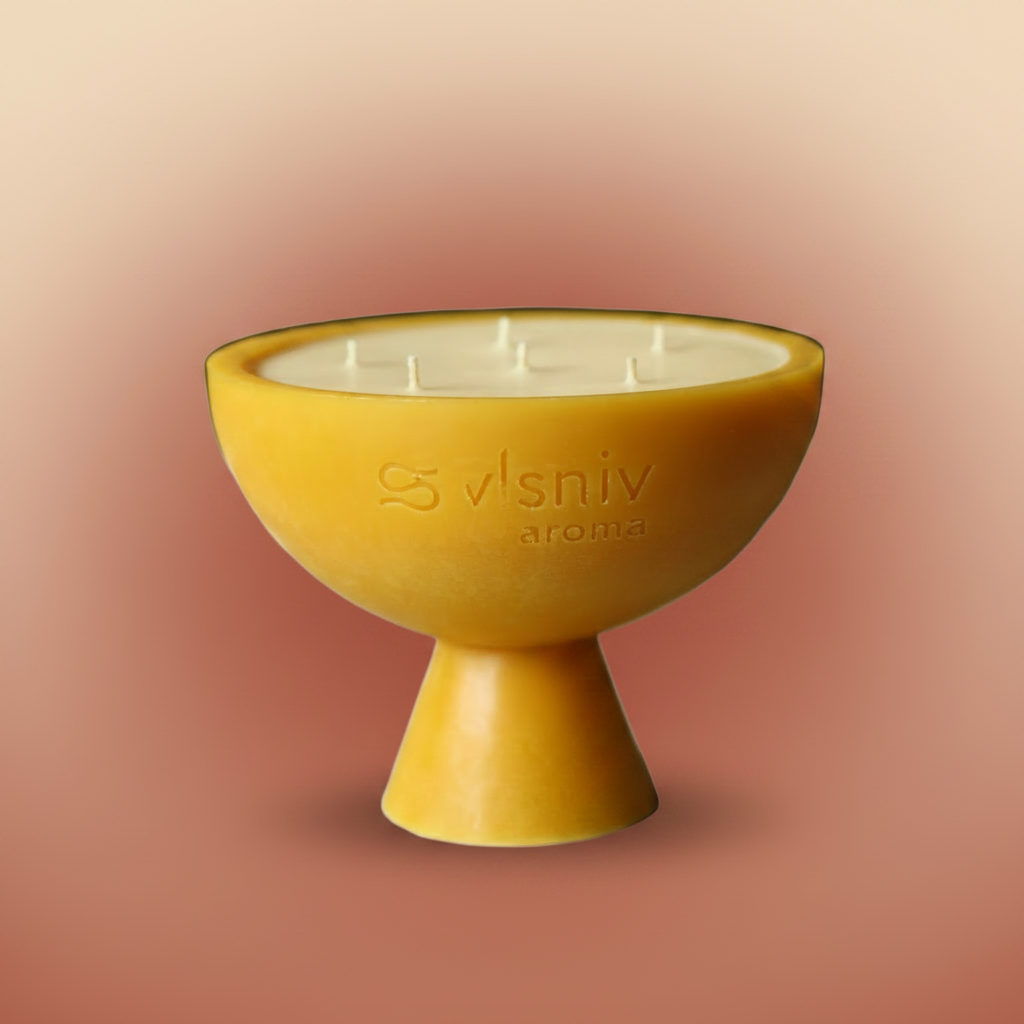 Соєва свічка «Indulgentio» чаша, 520 г — чуттєвий аромат уду та амаретто